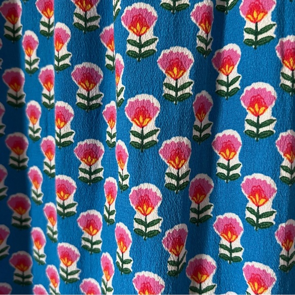 THML Blue Floral Top with Smocked Neck Size M - Picture 6 of 6